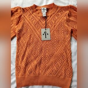 Rain + Rose Ladies Pullover Sweater.  Size Small (NWT) Oversized Elbow Sleeves.